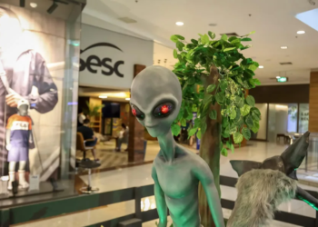 exposição extraterrestres no shopping santa úrsula